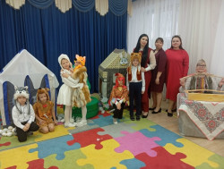 Как друзья помогли зайчику победить хитрую лисичку.