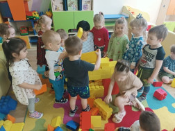 Лего-день в нашей младшей группе — это всегда маленькое чудо!.